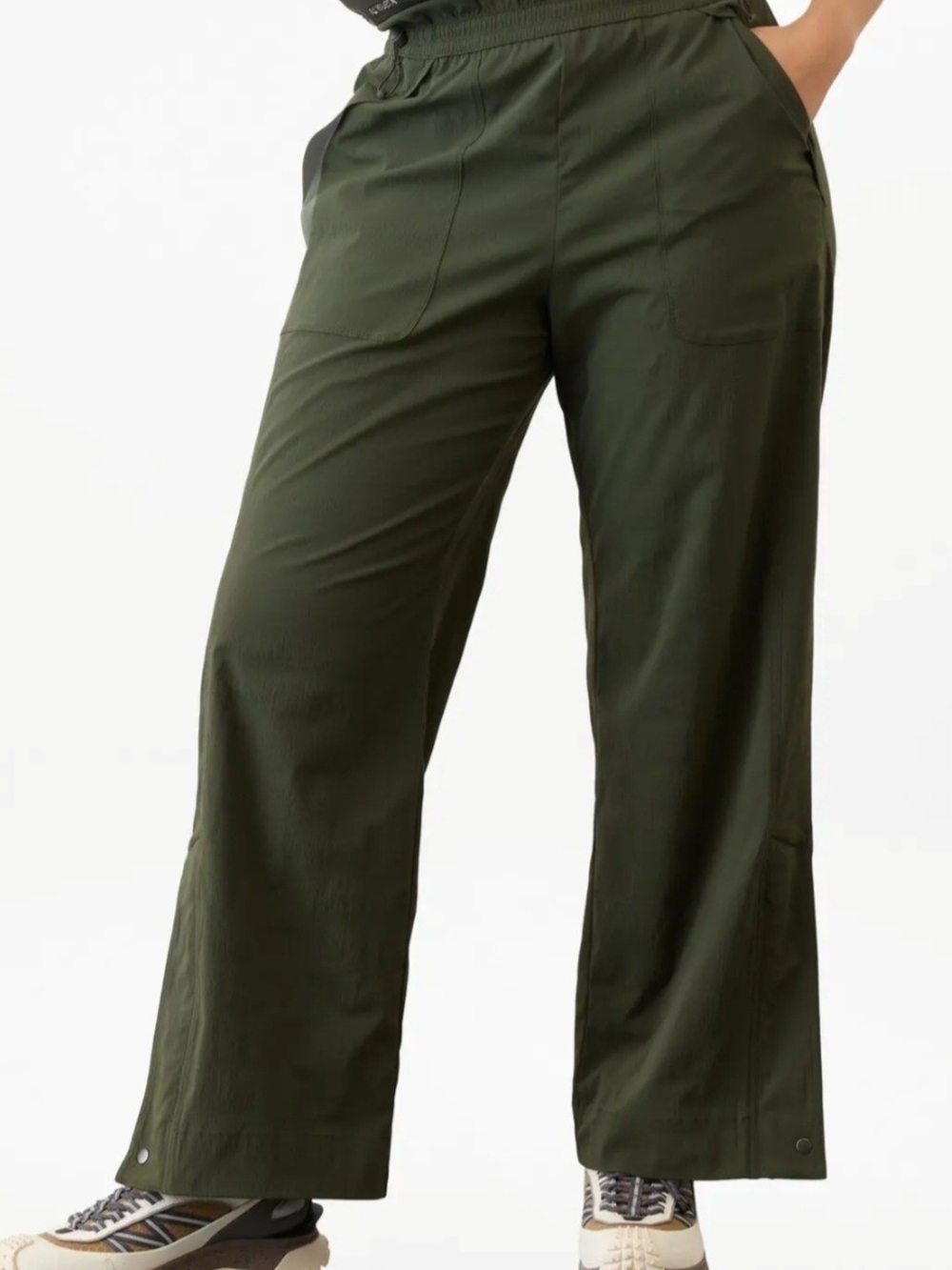 Athleta Trekkie High Rise Parachute Ripstop Pants Aspen Olive Med/Tall Gorpcore
